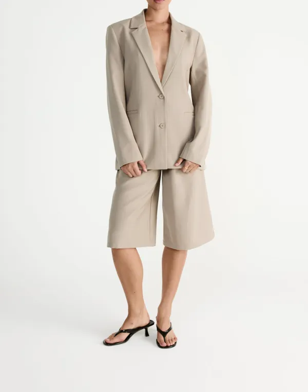 Three Dimensional Crisp Oversized Loose Coat