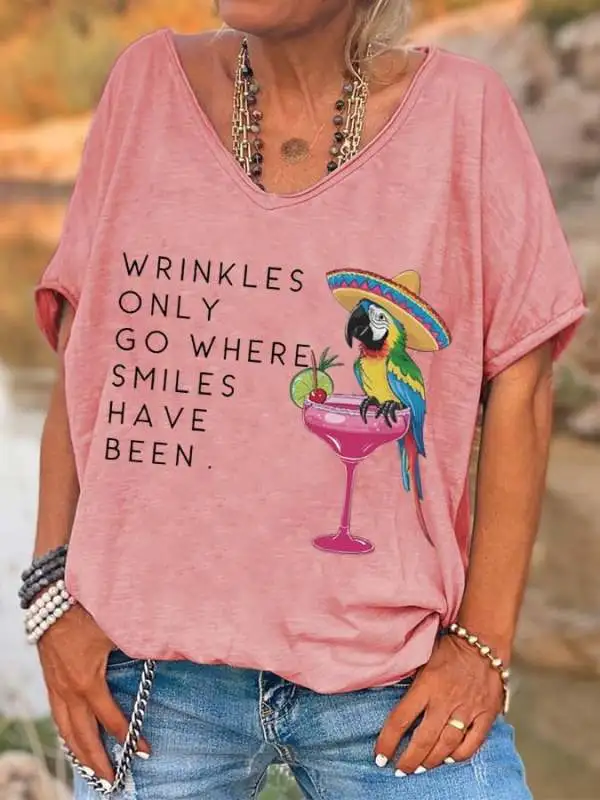 V-Neck Retro Wrinkles Only Go Where Smiles Have Been Print T-Shirt