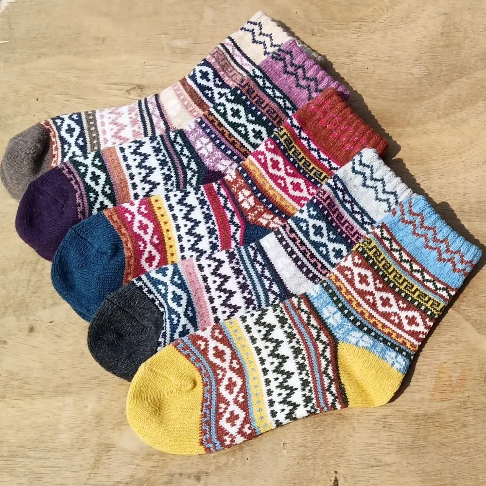 Retro Ethnic Cross Flower 5 Pairs Medium Tube Socks