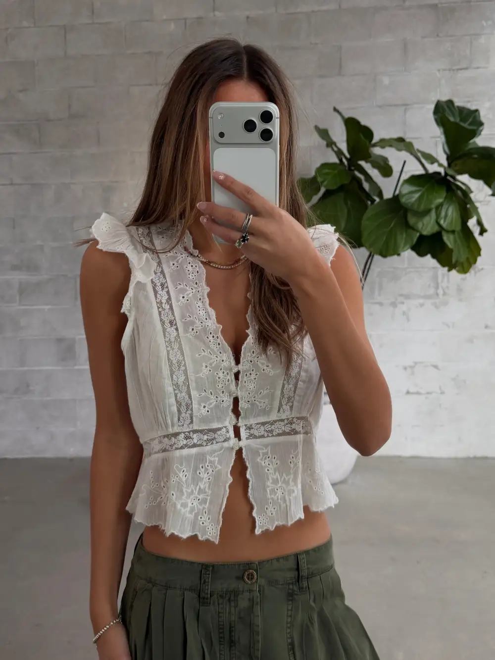 Embroidered Short Sleeve Knit Top