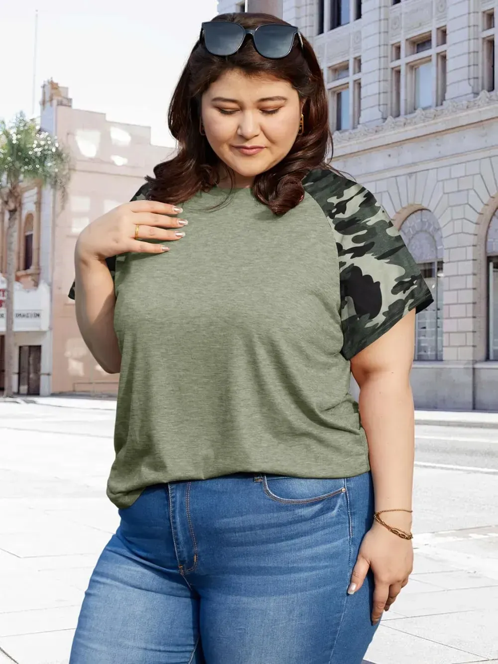 HDLTE Womens Plus Size Tops Floral Bell Sleeves Blouses Summer Crewneck Tunic Loose Casual T Shirts