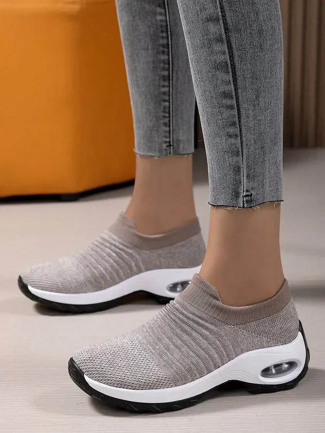 Sports Color Block Breathable Slip On Block Heel Fly Woven Shoes