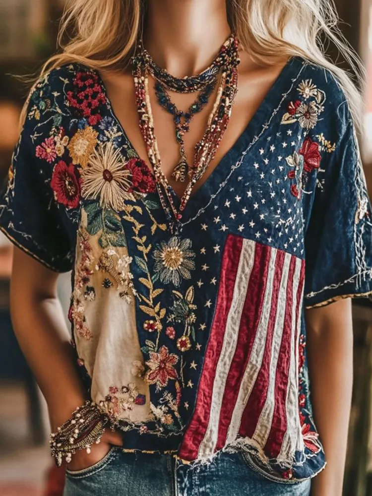 Women's Independence Day Floral Art Design T-shirt