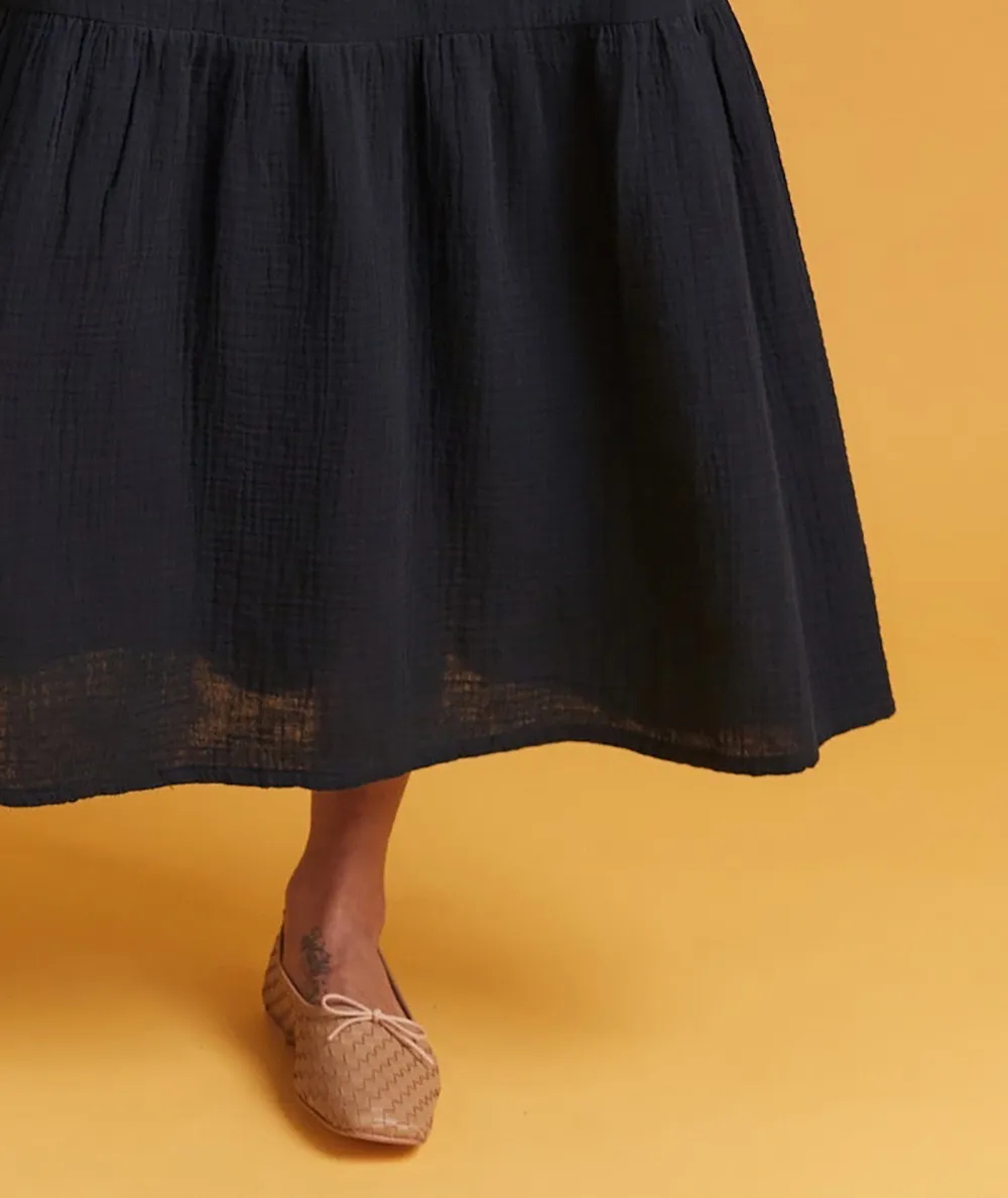 Black Double Cloth Pocketed Dress