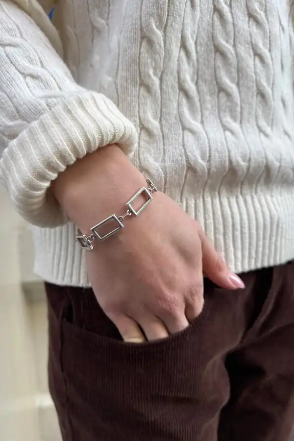 Rectangular Link Chain Bracelet