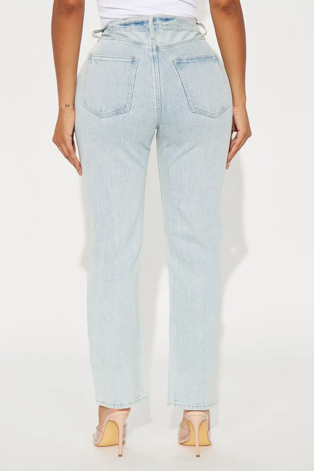 Skipped A Beat Cropped Straight Leg Jeans - Light Wash