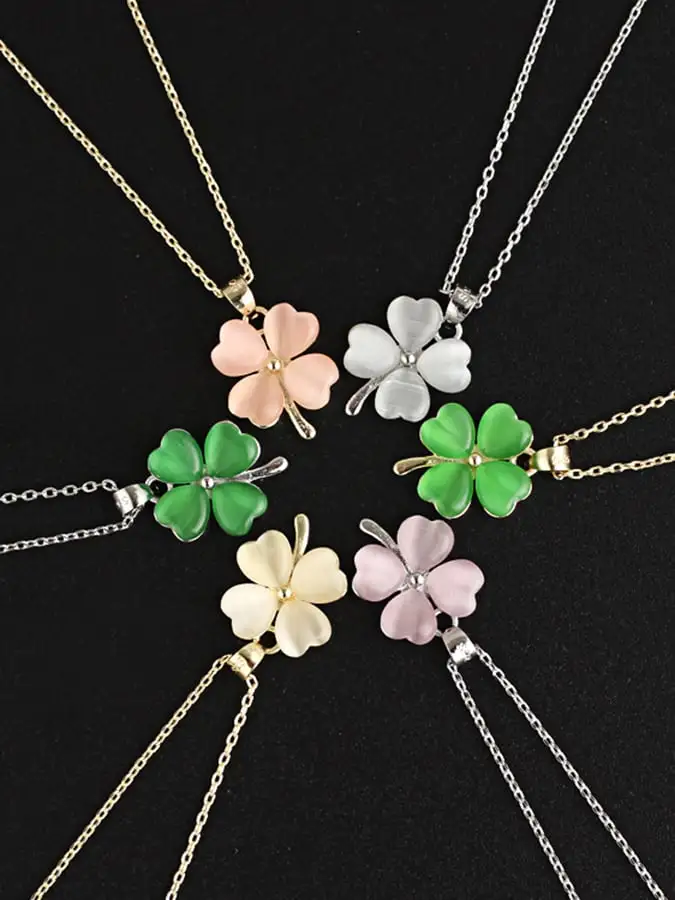 Women St. Patrick's Day Stylish Clover Pendant Necklace