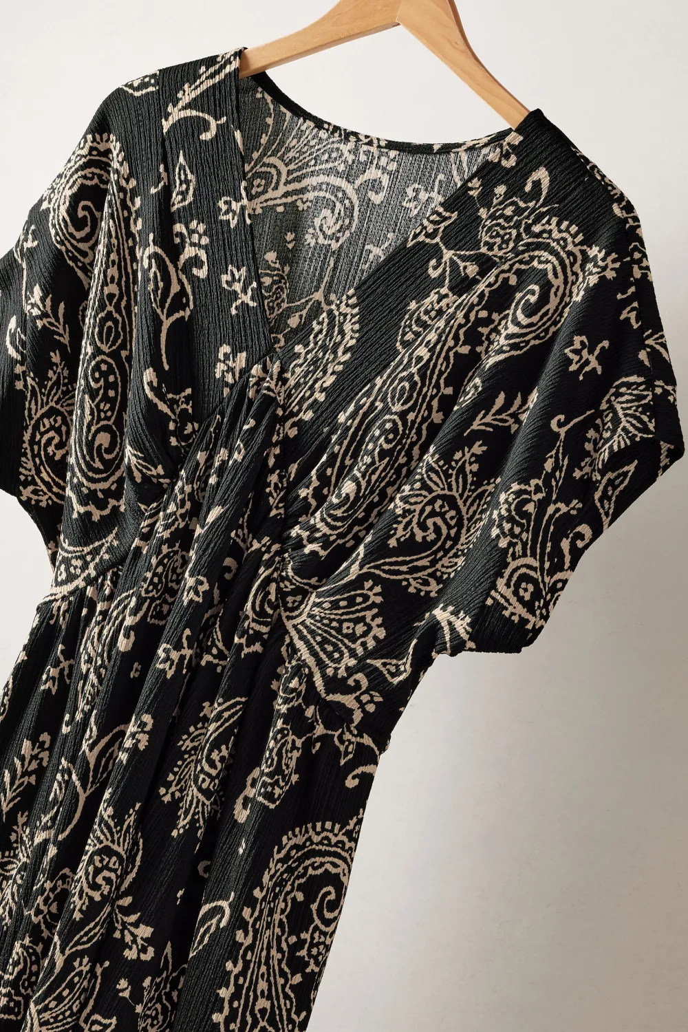 EVANS Curve Black Paisley Print Crepe Midi Dress