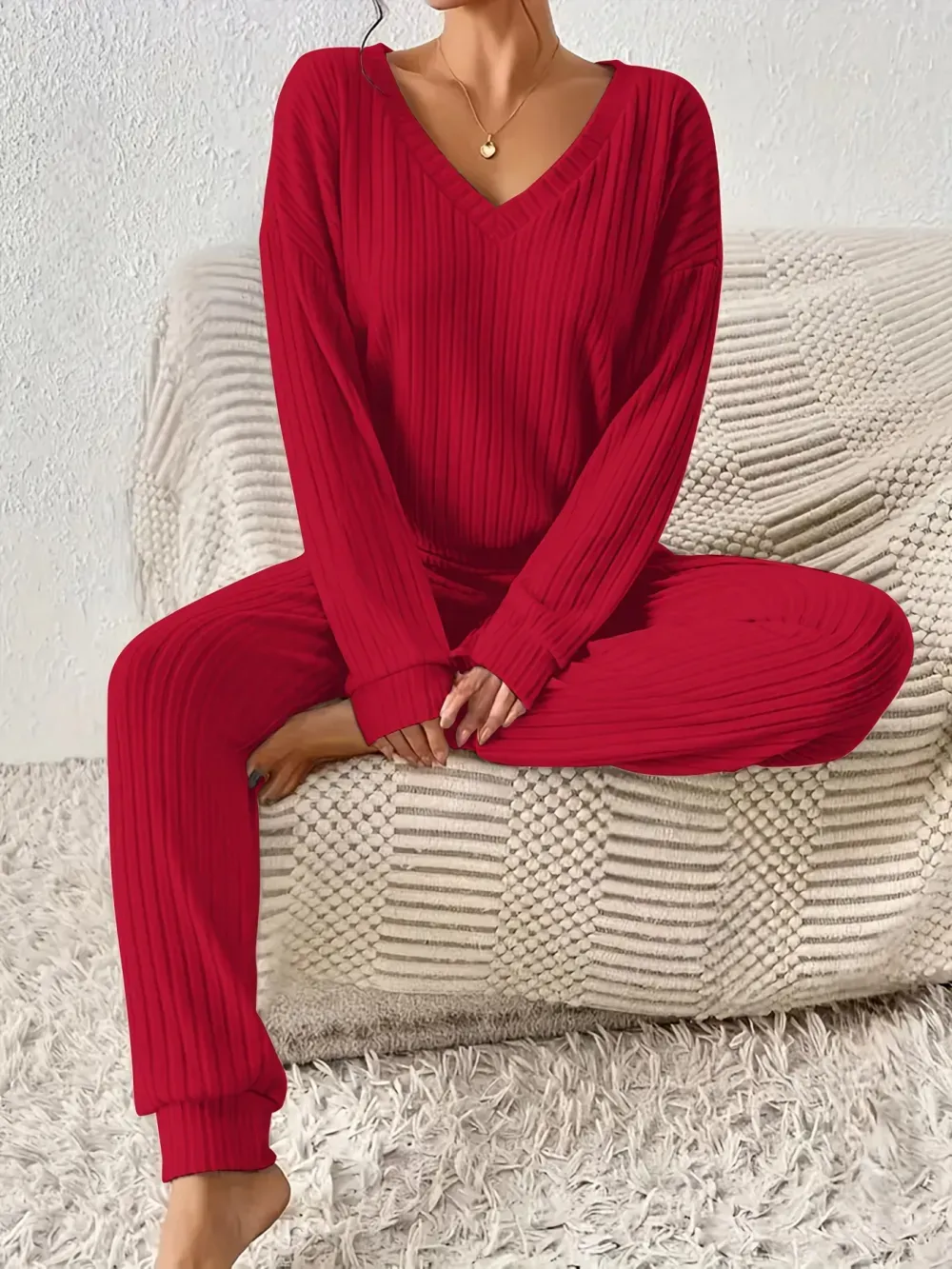 Solid Color Polyester V-Neck Knit Tracksuit