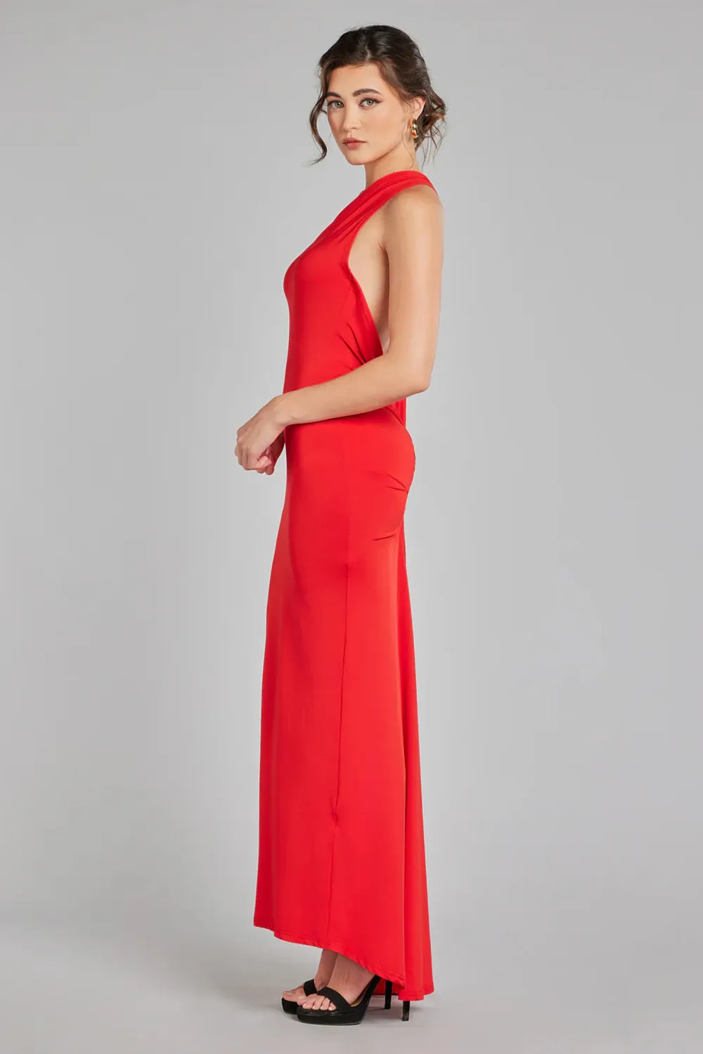 Red backless one-shoulder long dress