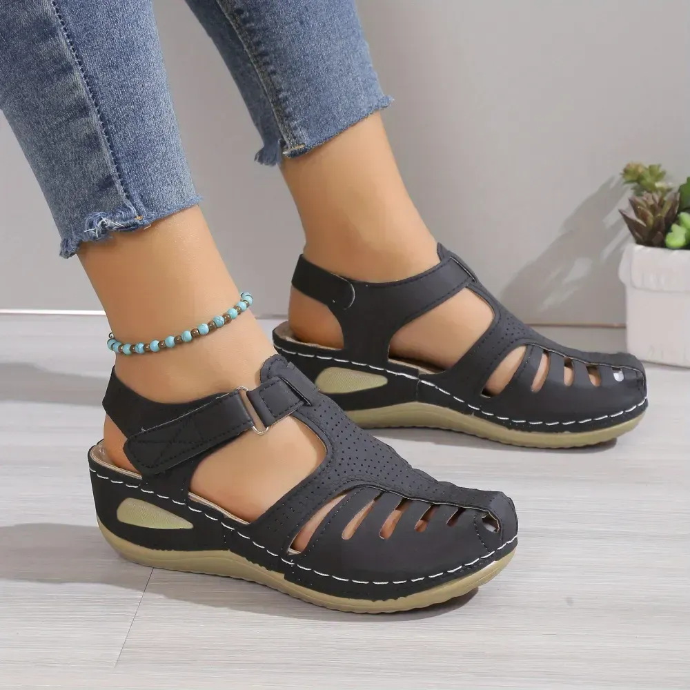 Round Toe Platform Sandals