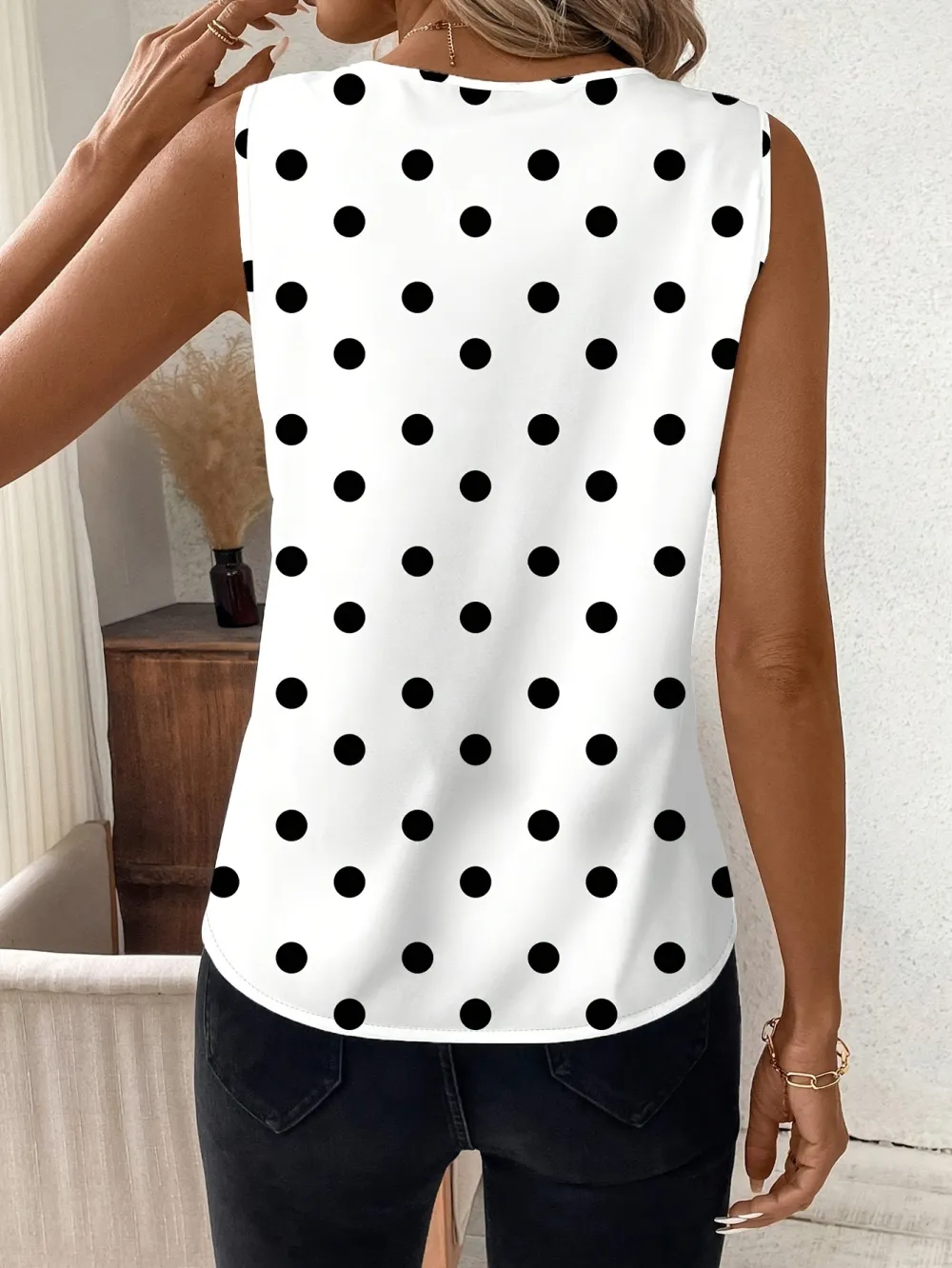 Women's Sleeveless V-Neck Blouse with Chic Wave Dot Design - 100% Polyester, Machine Washable, Ideal for Spring/Summer/Fall - Adds a Touch of Glam to Any Outfit