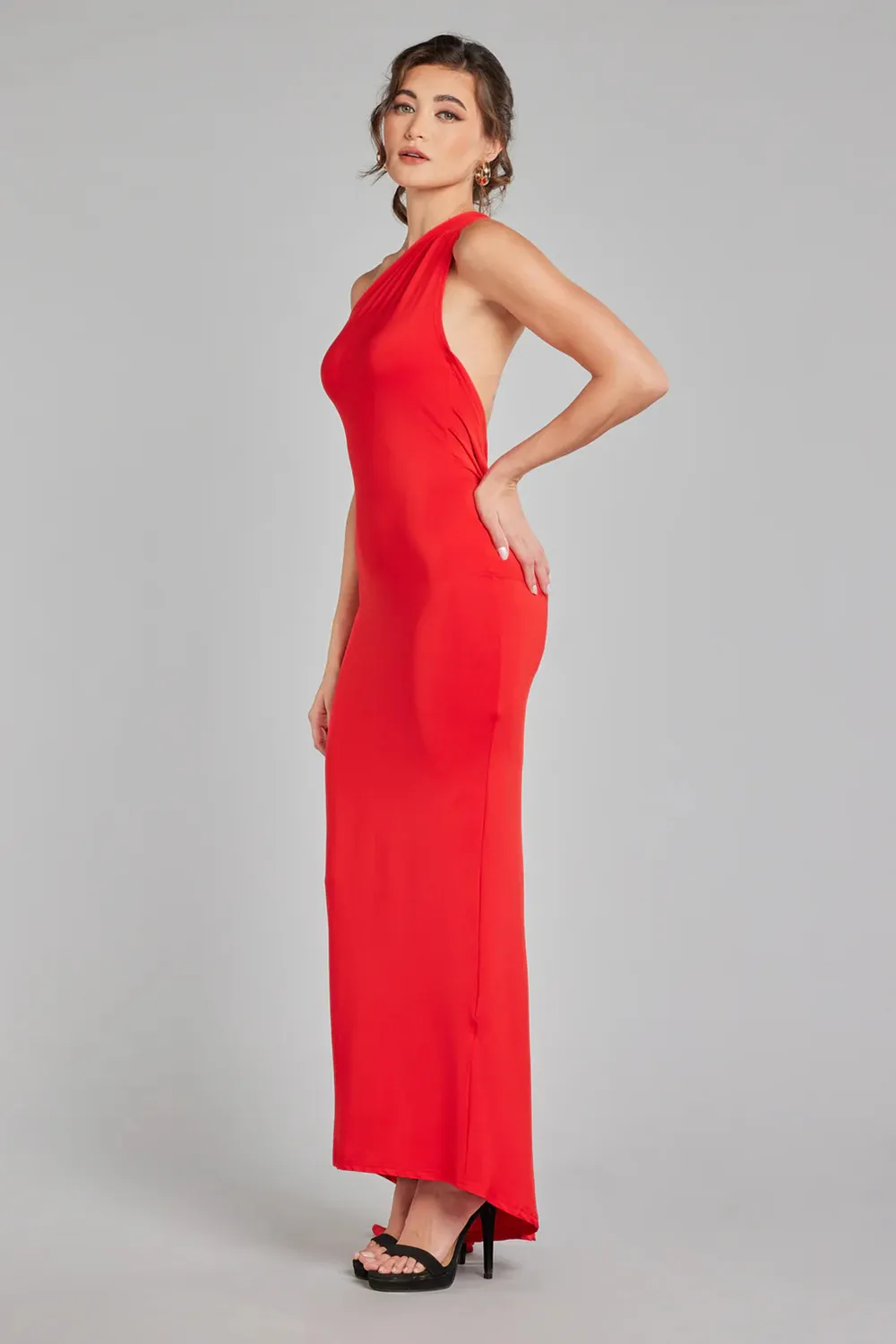 Red backless one-shoulder long dress