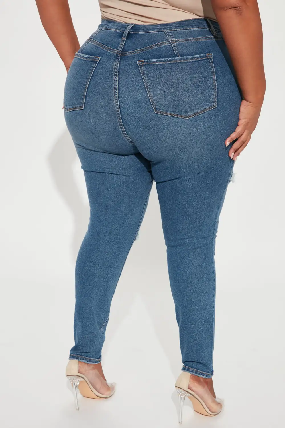 Turn' Heads Booty Lifting Skinny Jeans - Medium Wash