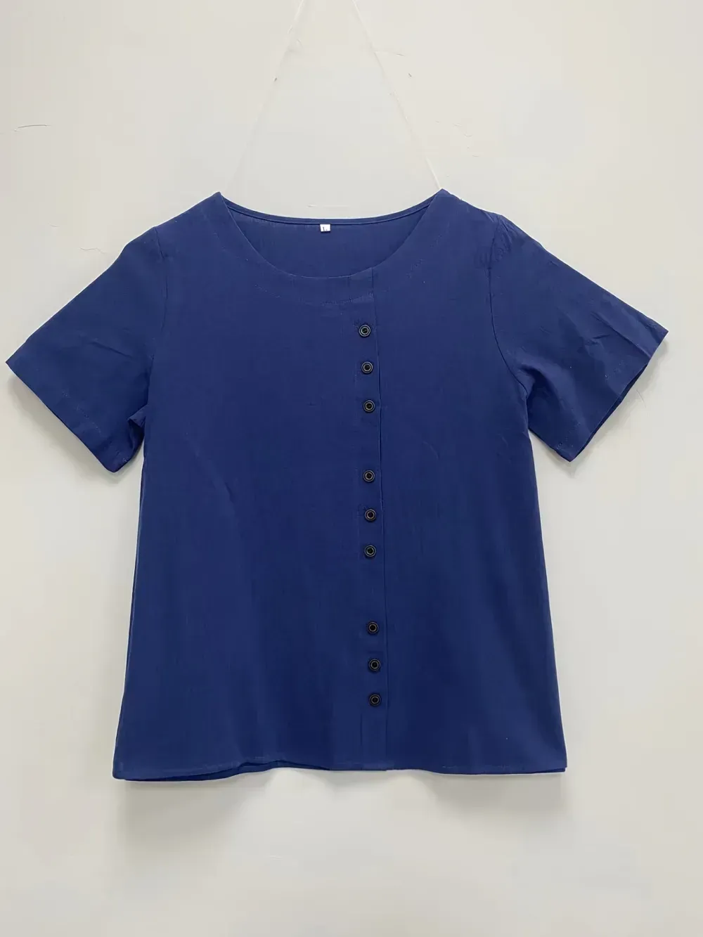 Plus Size Solid Button Decor Short Sleeve T-shirt, Women's Plus Casual Round Neck Tee