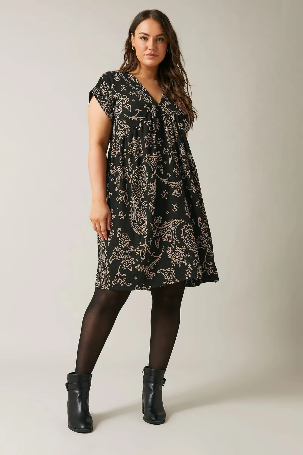 EVANS Curve Black Paisley Print Crepe Midi Dress