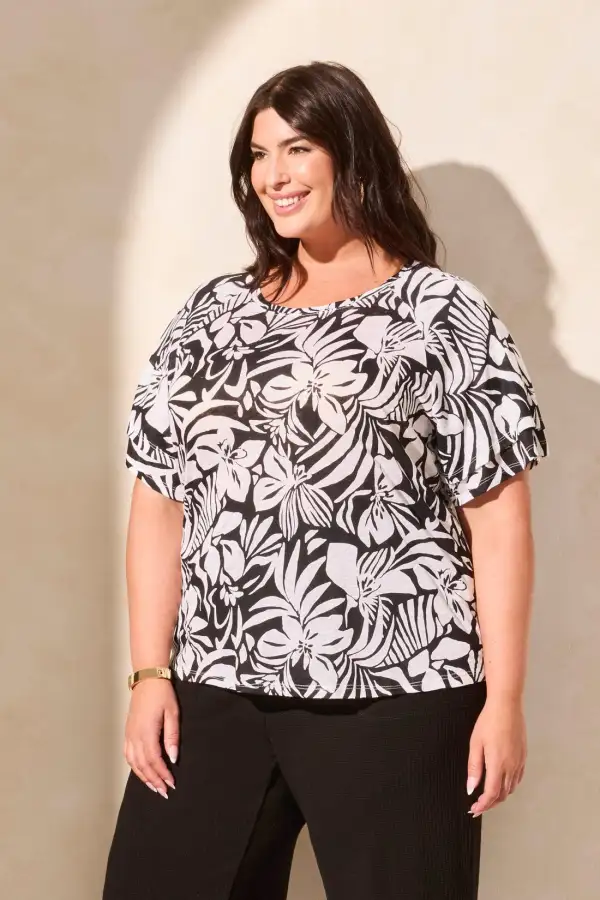 Linen-Blend Ruffle-Sleeve Crew Neck Top-Black