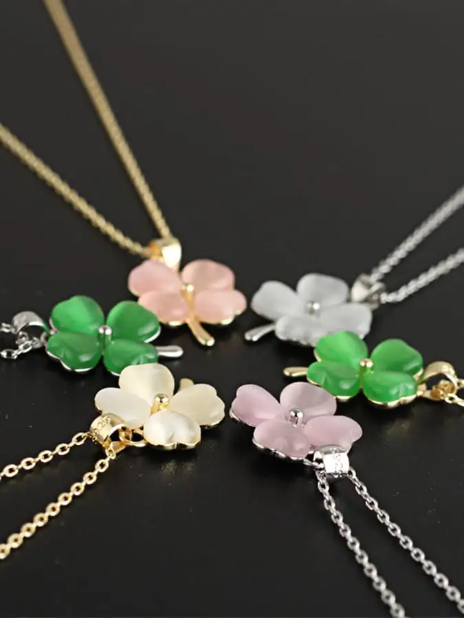 Women St. Patrick's Day Stylish Clover Pendant Necklace