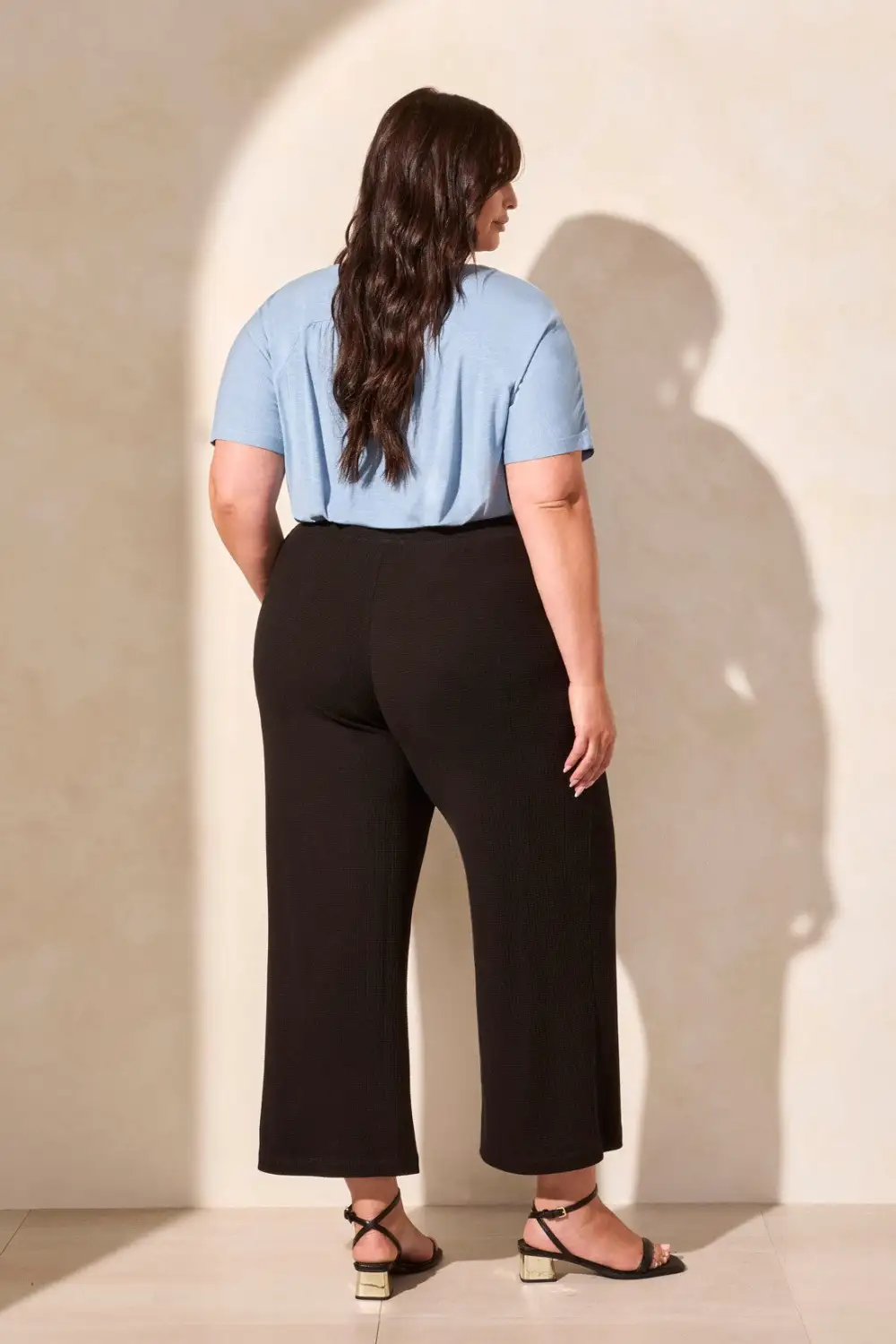 Textured Pull-On Capri-Black