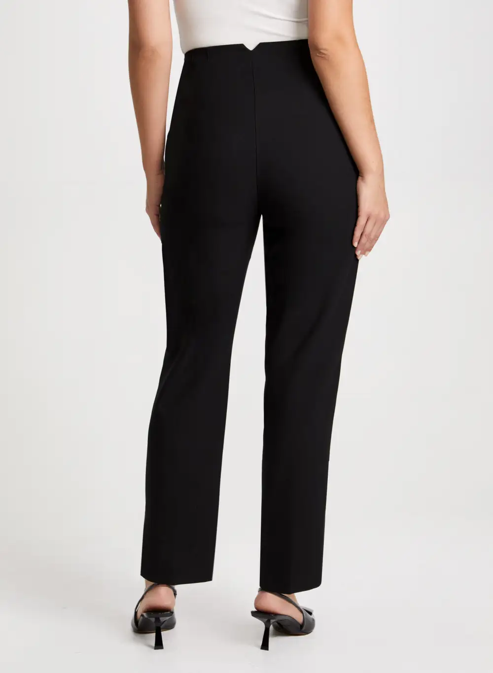 City Fit Slim Leg Pants