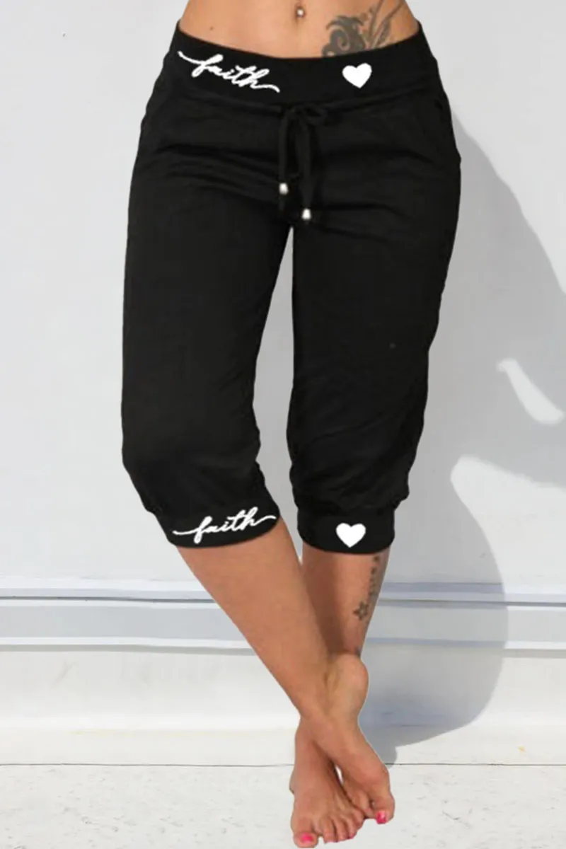Letter & Heart Print Drawstring Capris Pants