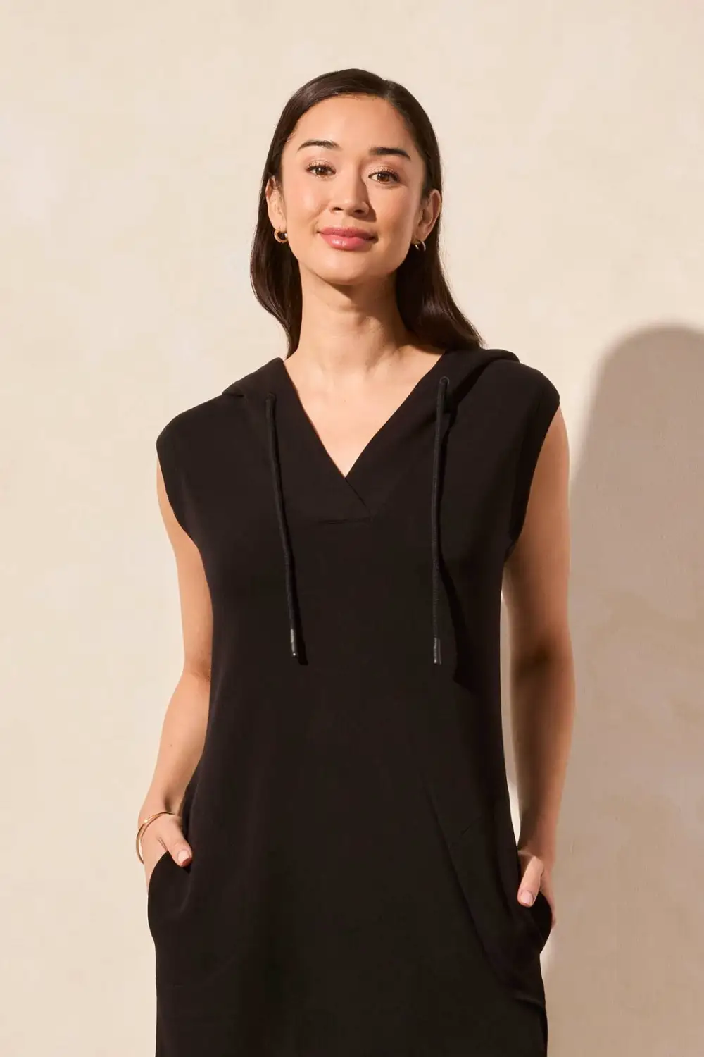 Techno Lux Sleeveless Hooded Dress With Pockets-Black