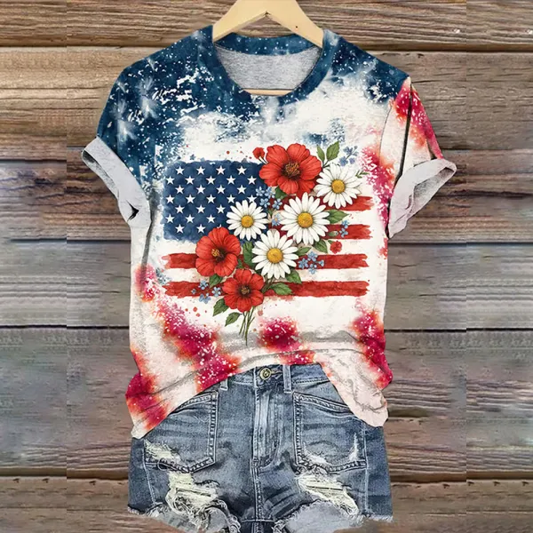 Retro 4th Of July Watercolor Patriotic Flower Myosotis & Poppy Flag Print T-shirt