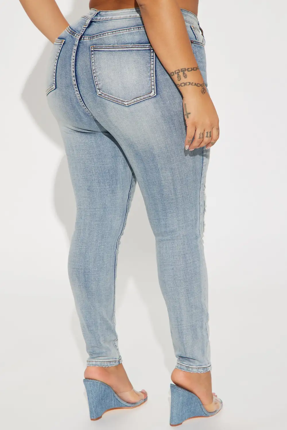 Kelly Ripped Tinted Stretch Skinny Jeans - Light Wash