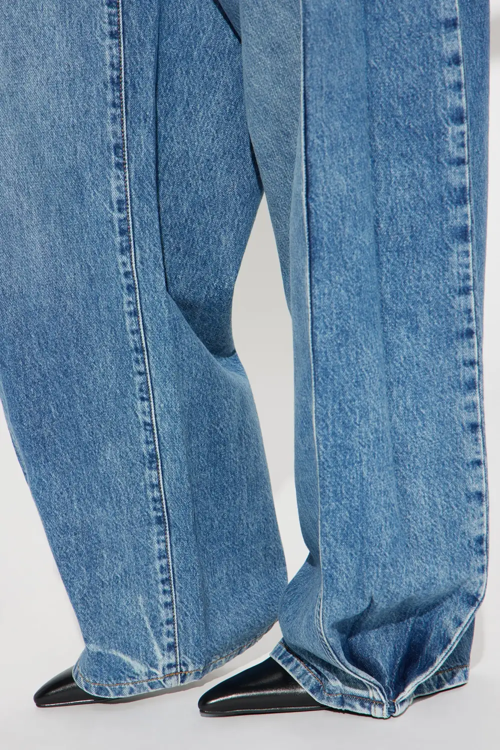 Getting Along Wide Leg Jeans - Medium Wash