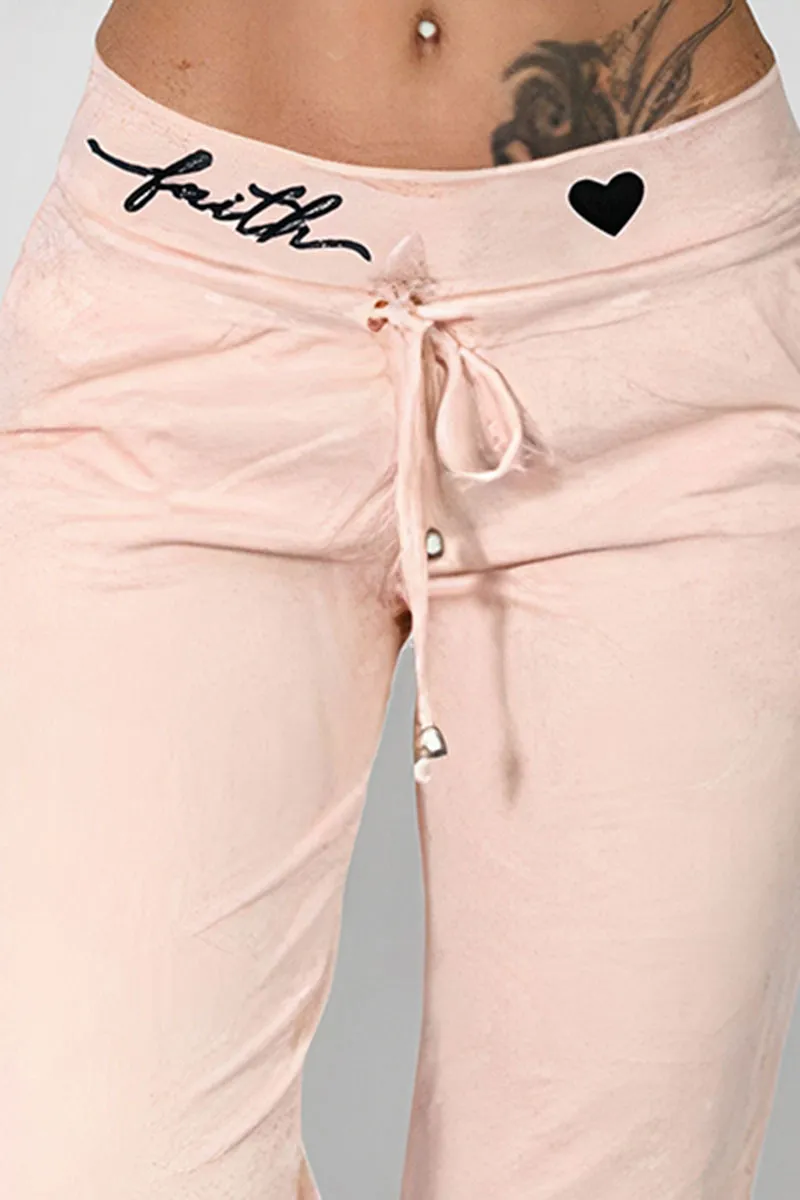 Letter & Heart Print Drawstring Capris Pants