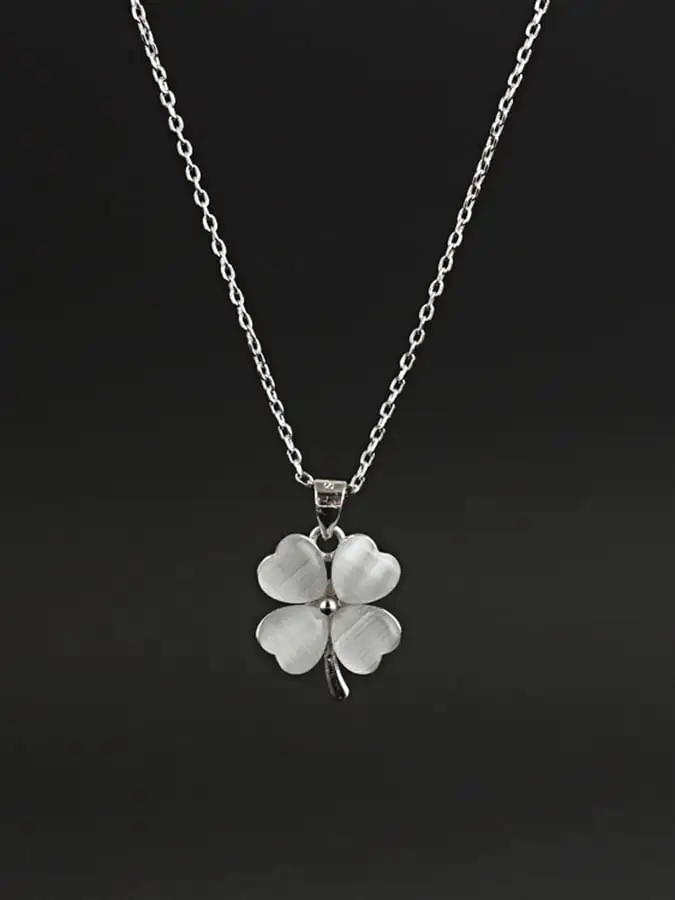 Women St. Patrick's Day Stylish Clover Pendant Necklace