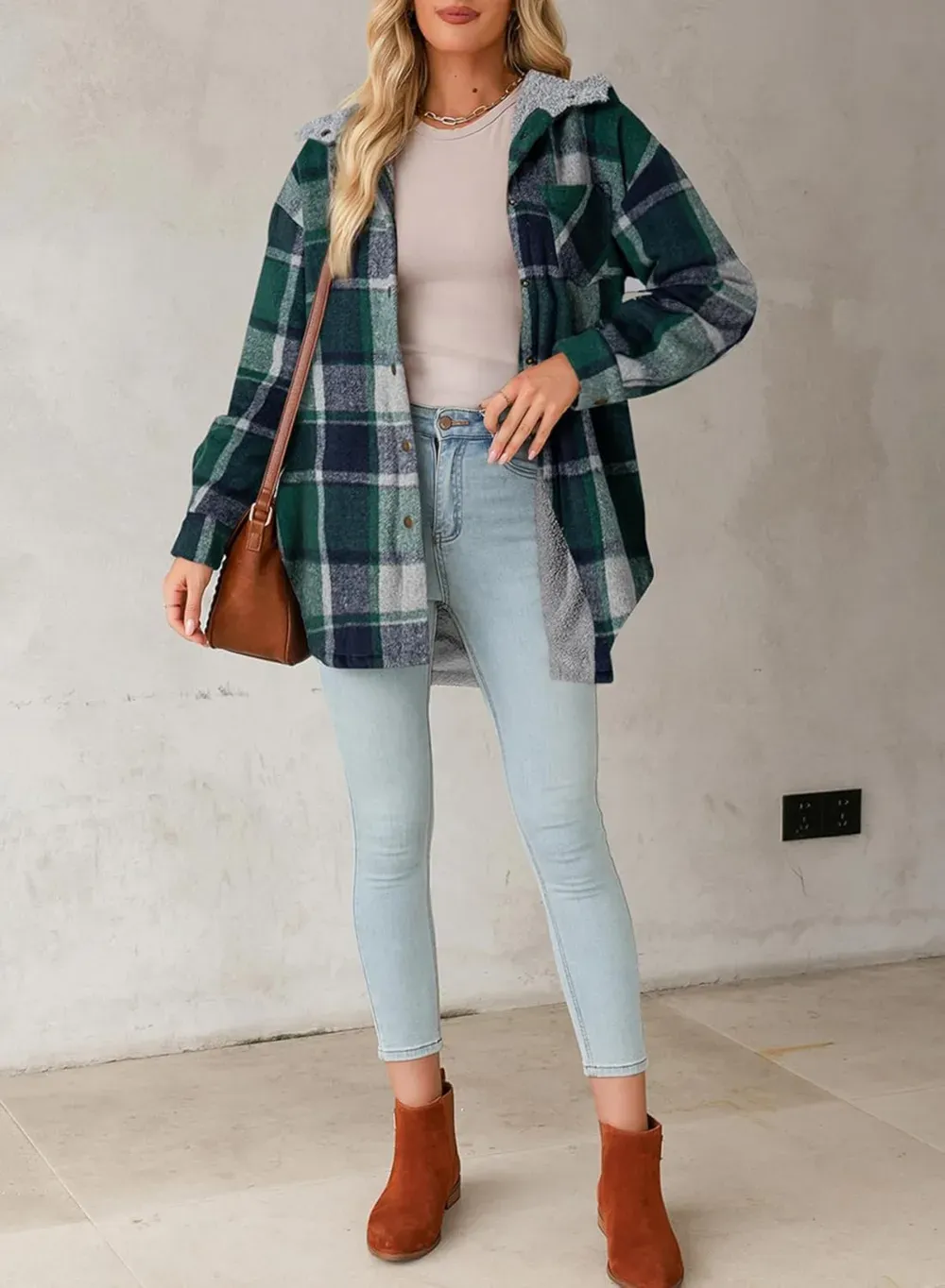 Women's Flannel Hooded Plaid 2025 Shacket Thick Coat Winter Coat for Warmth Button down Warm and Fuzzy Fleece Jacket