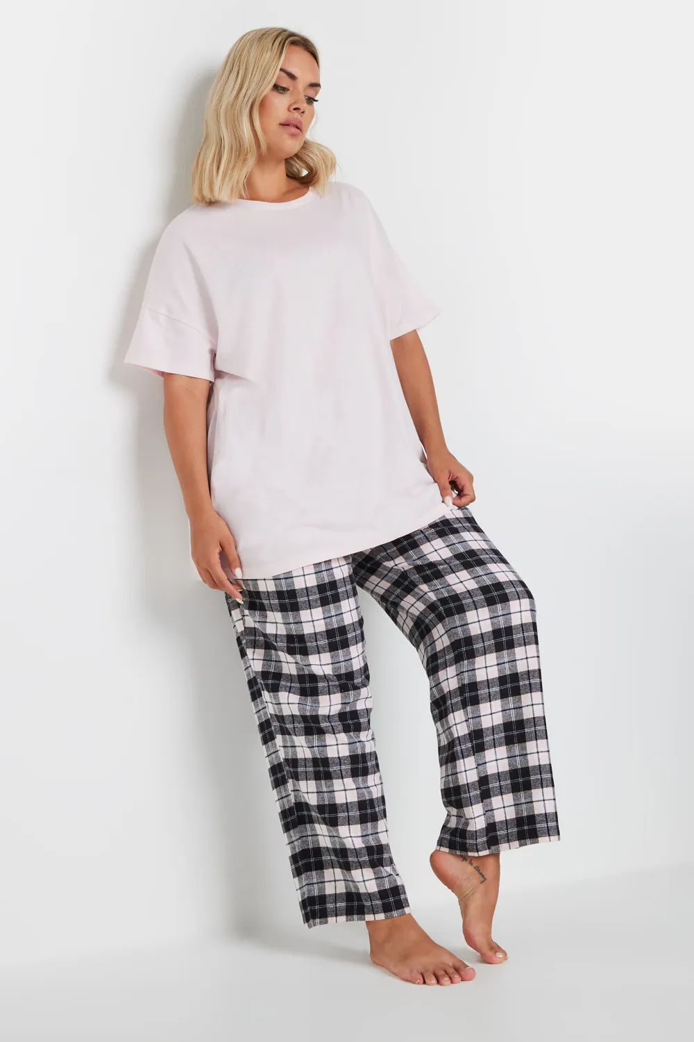 YOURS Curve Pink Woven Check Print Pyjama Set