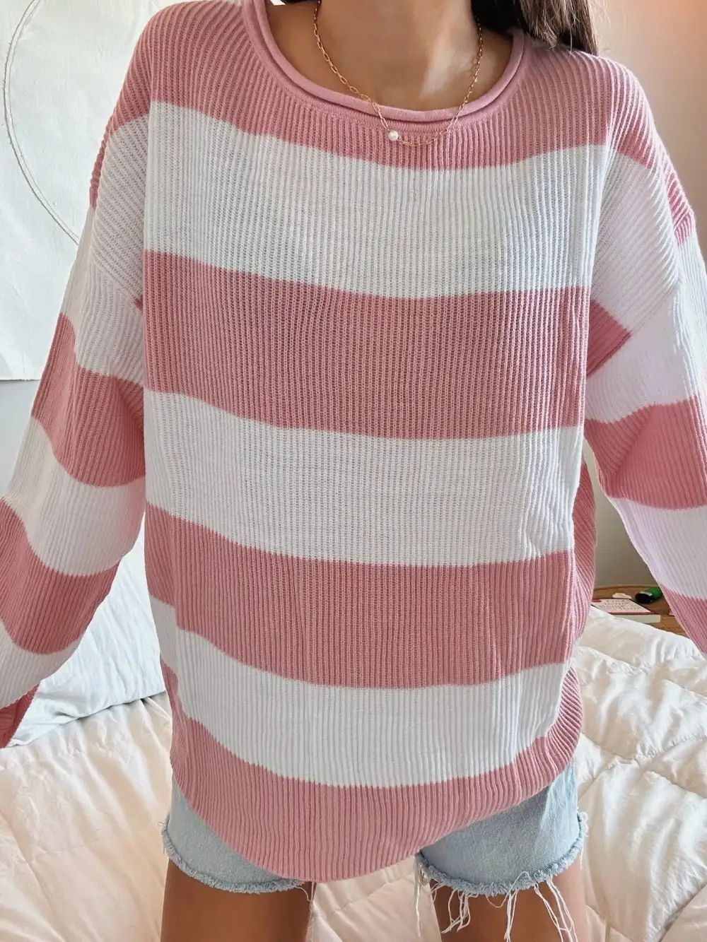 ROSE & WHITE SWEATER