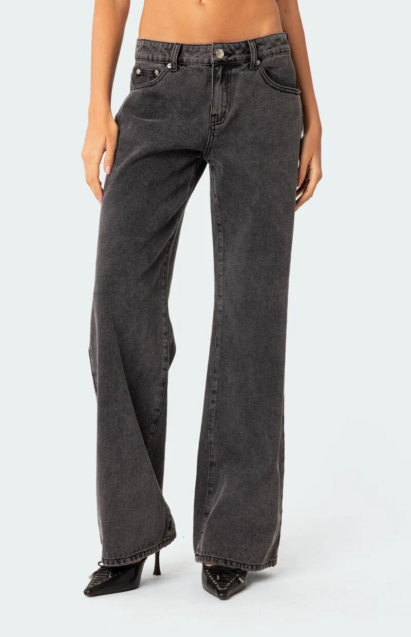 Edikted Raelynn Washed Low Rise Jeans