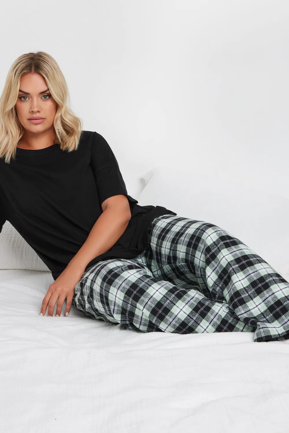 YOURS Curve Pink Woven Check Print Pyjama Set
