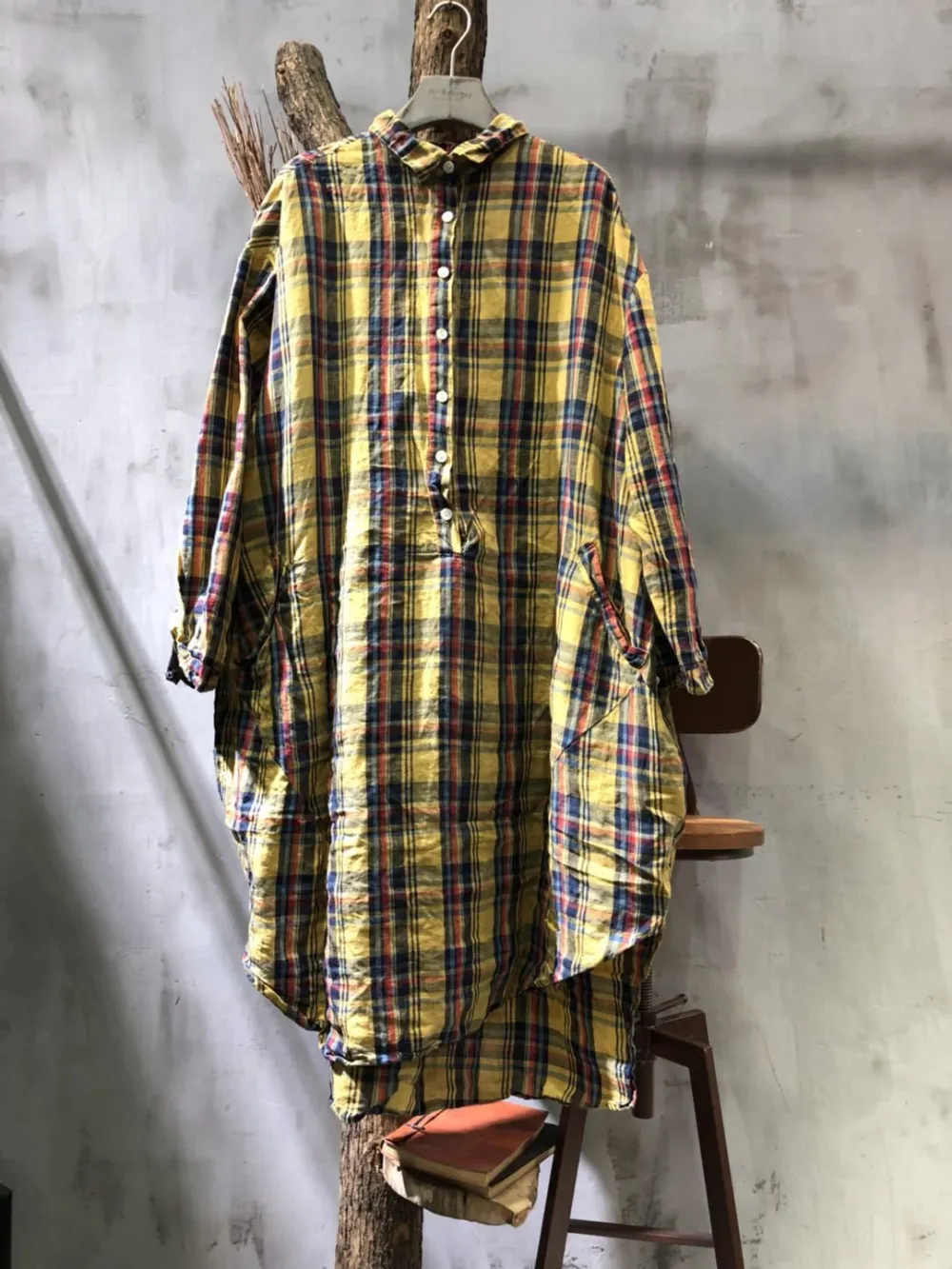 Women's plaid long sleeve shirt