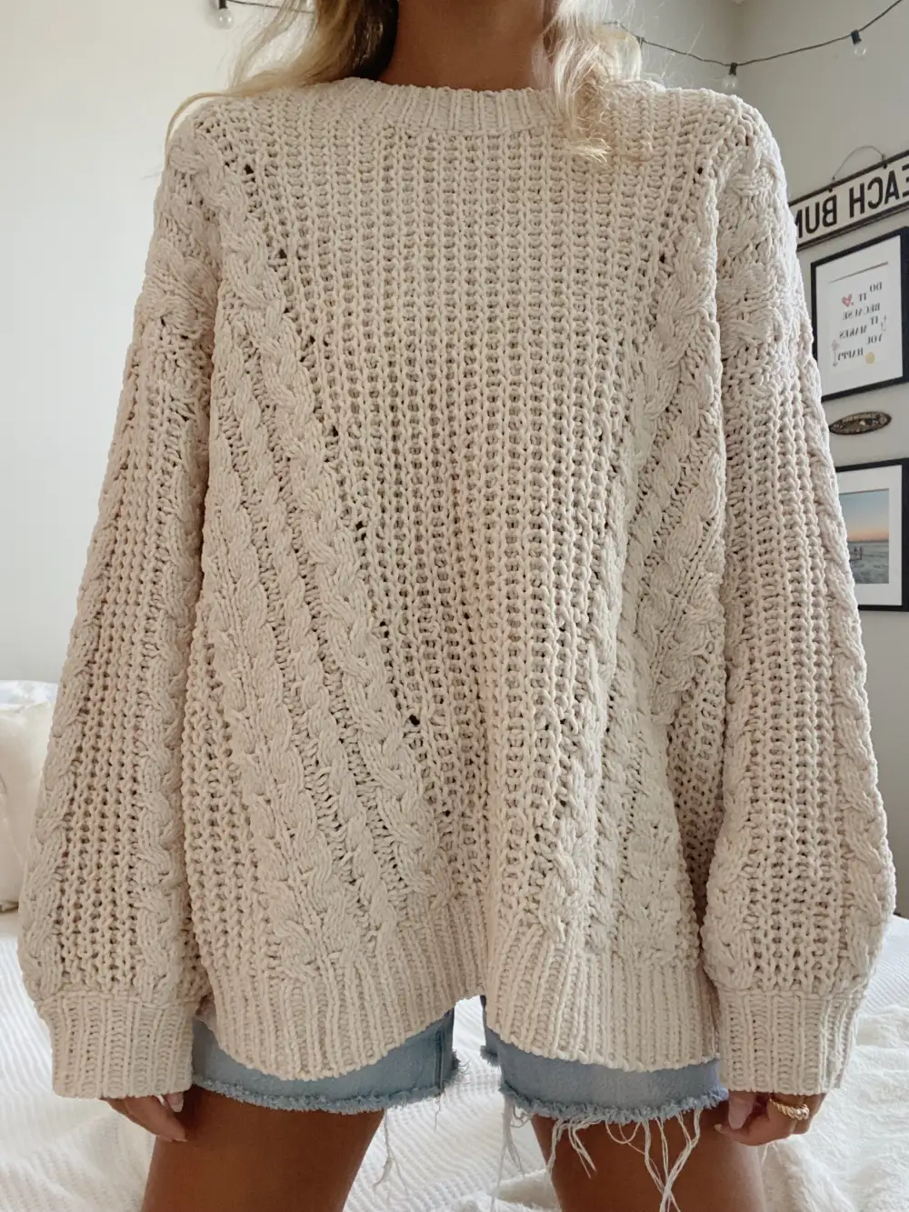 LIGHT BEIGE CLASSIC SWEATER