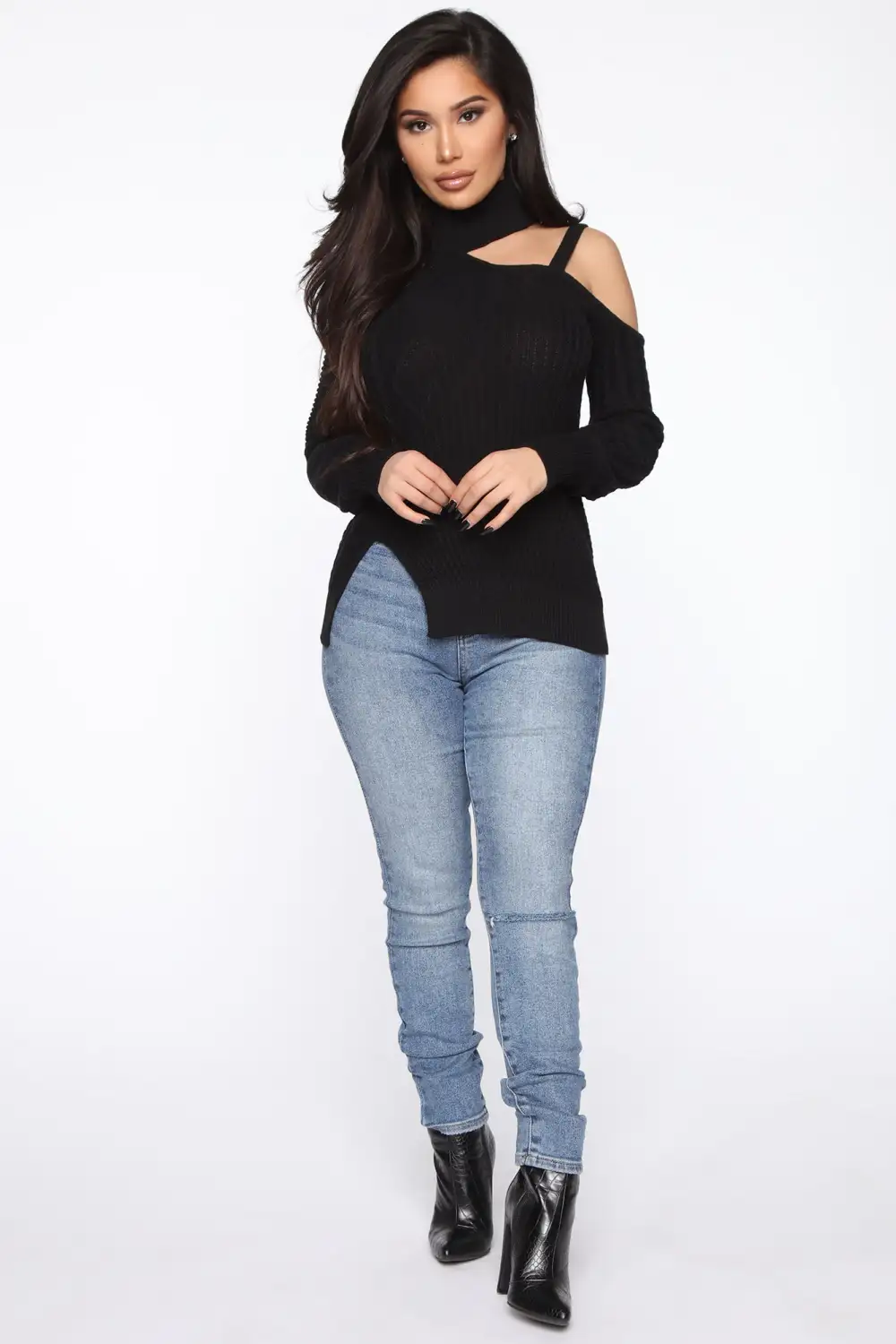 Keeping Me Away From The Cold Sweater - Black