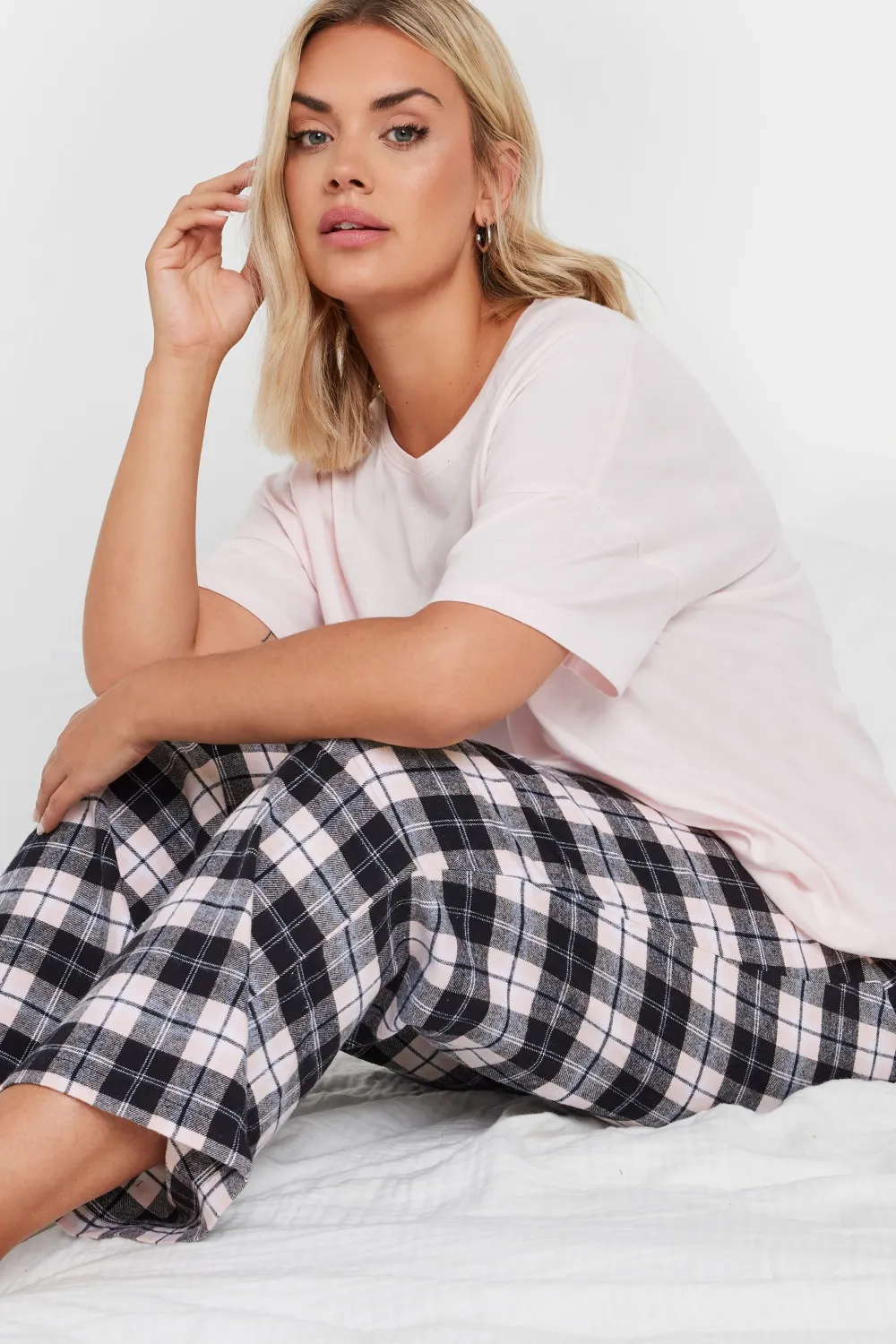 YOURS Curve Pink Woven Check Print Pyjama Set