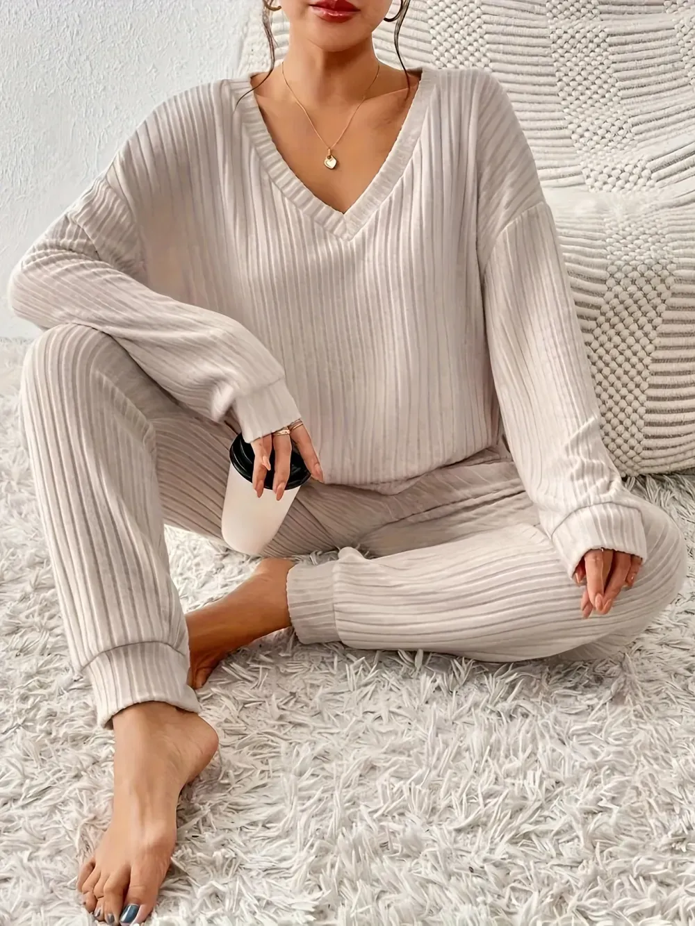 Solid Color Polyester V-Neck Knit Tracksuit