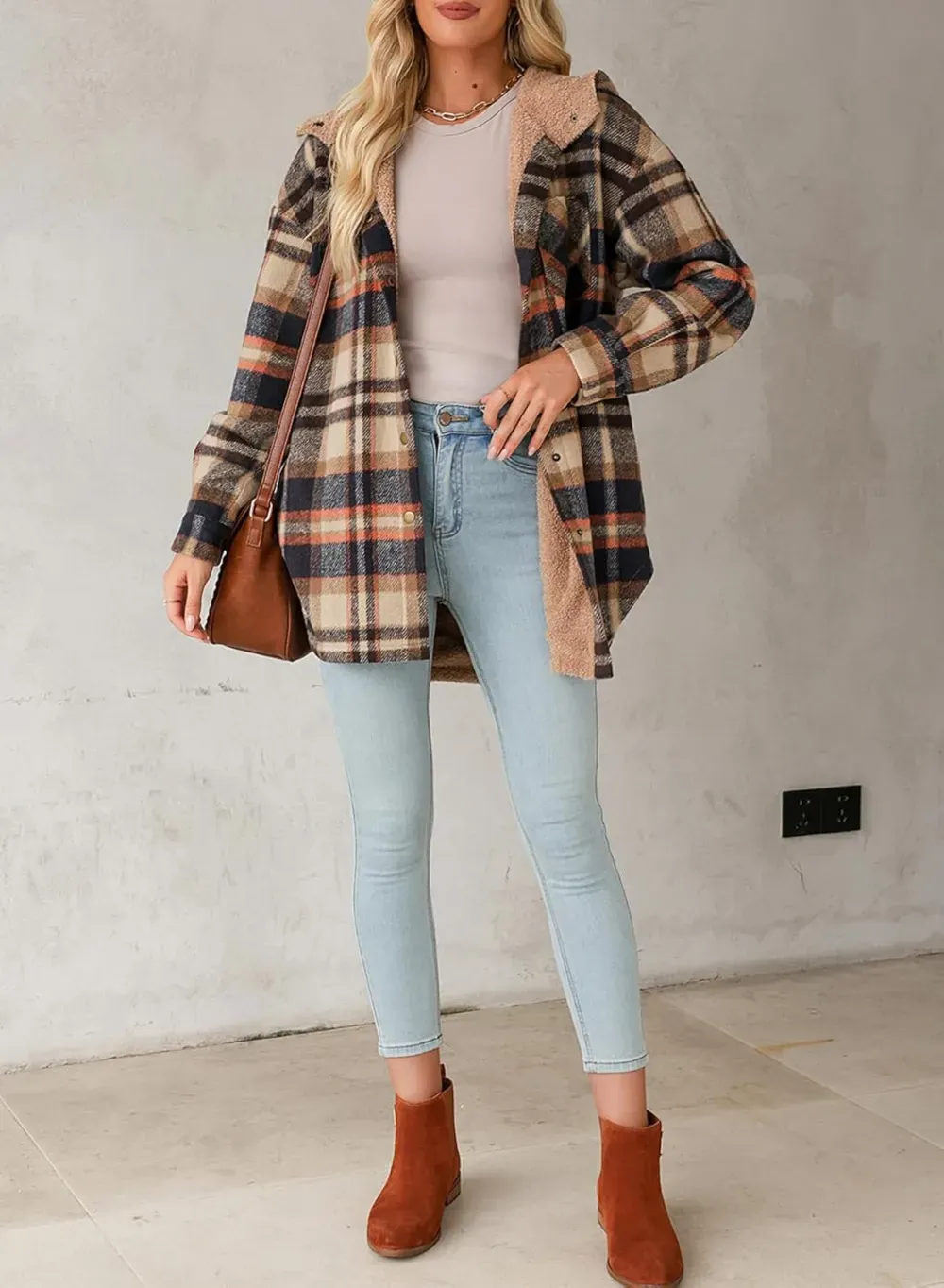 Women's Flannel Hooded Plaid 2025 Shacket Thick Coat Winter Coat for Warmth Button down Warm and Fuzzy Fleece Jacket