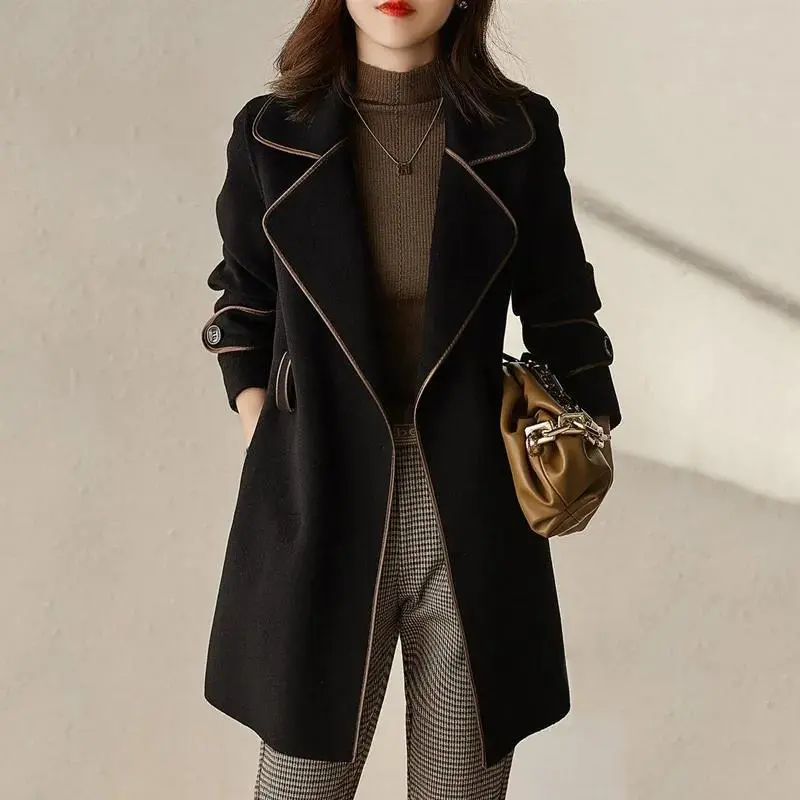 Contrasted trims front tie lapel coat