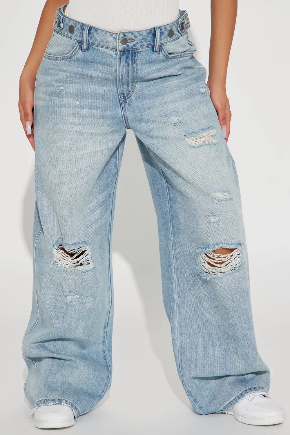 Juliette Ripped Loose Straight Leg Jeans - Light Wash