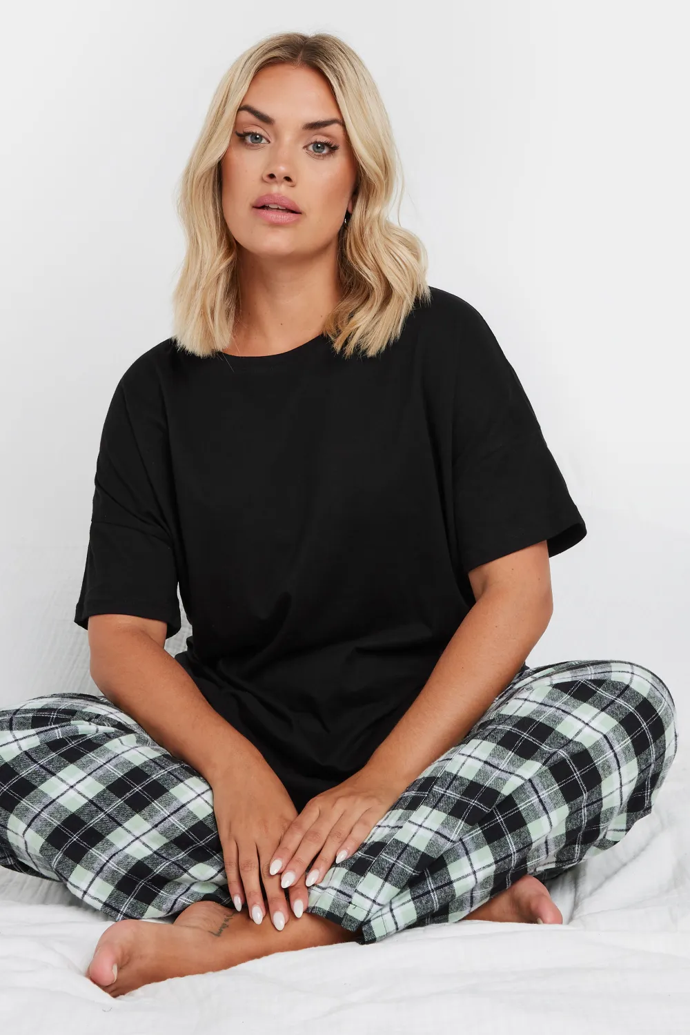 YOURS Curve Pink Woven Check Print Pyjama Set