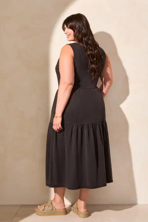 Mixmedia Sleeveless Boat Neck Tiered Dress-Black