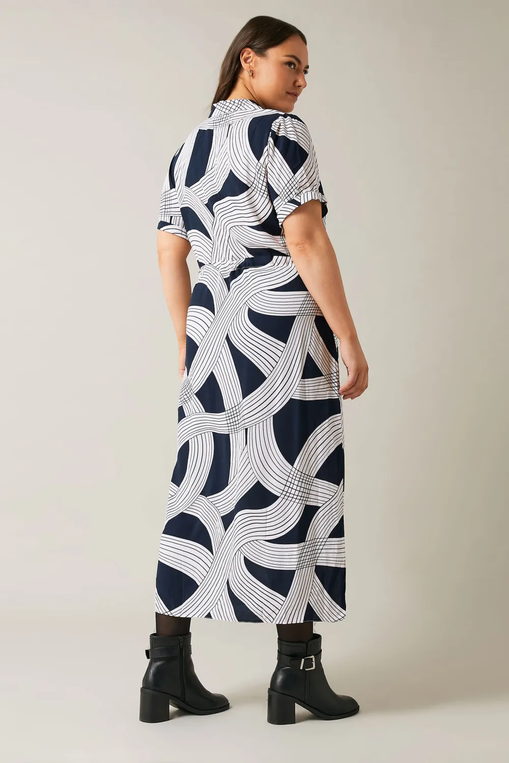 EVANS Curve Navy Blue Linear Print Midi Shirt Dress