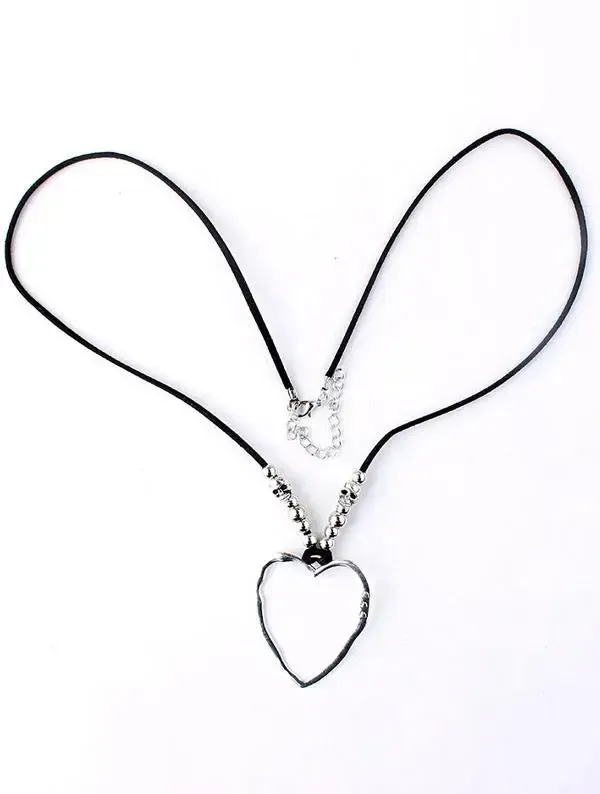 Freely adjustable piece velvet rope necklace