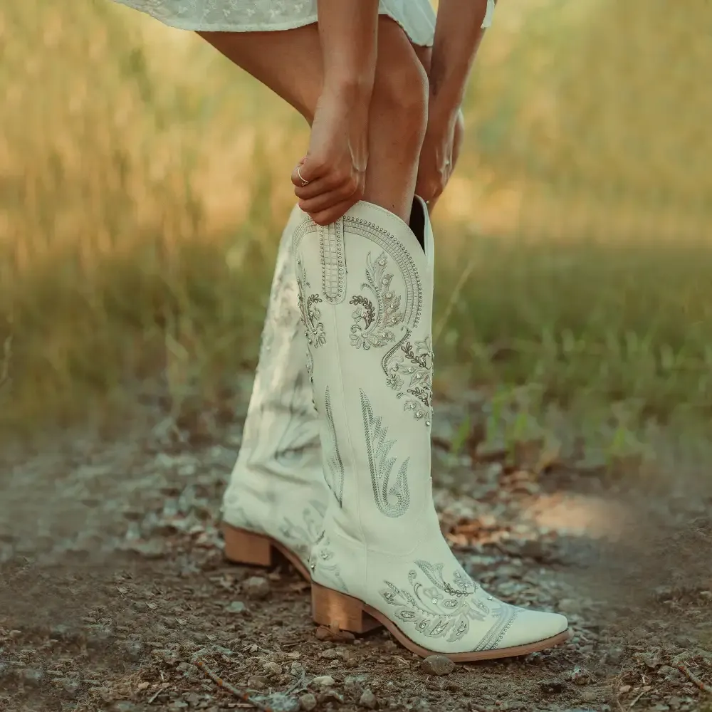 Aurelia - Creamy White