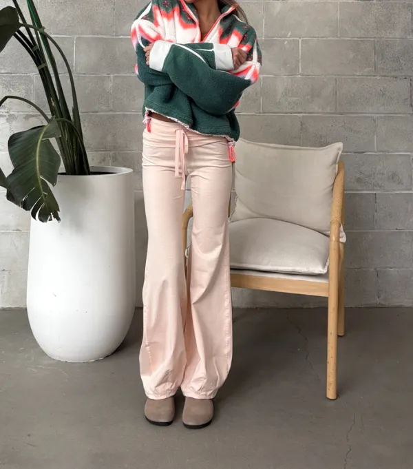 Versatile over-the-knee pants